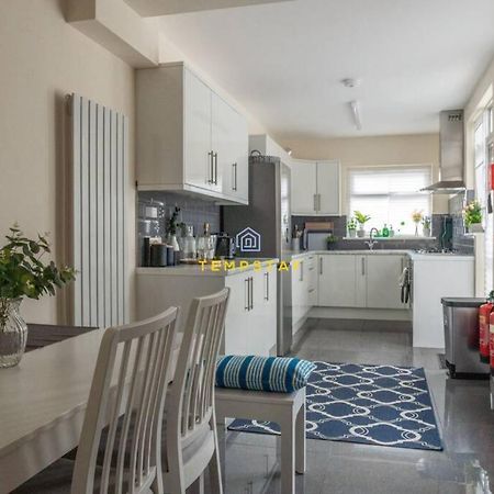 5 Bed/4 Bath At Wembley Stadium & Free Parking London Eksteriør bilde